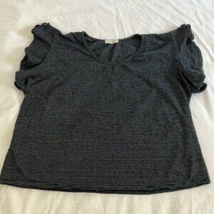 Womens size large striped black and white  Ruffled Short Sleeve Relaxed Top